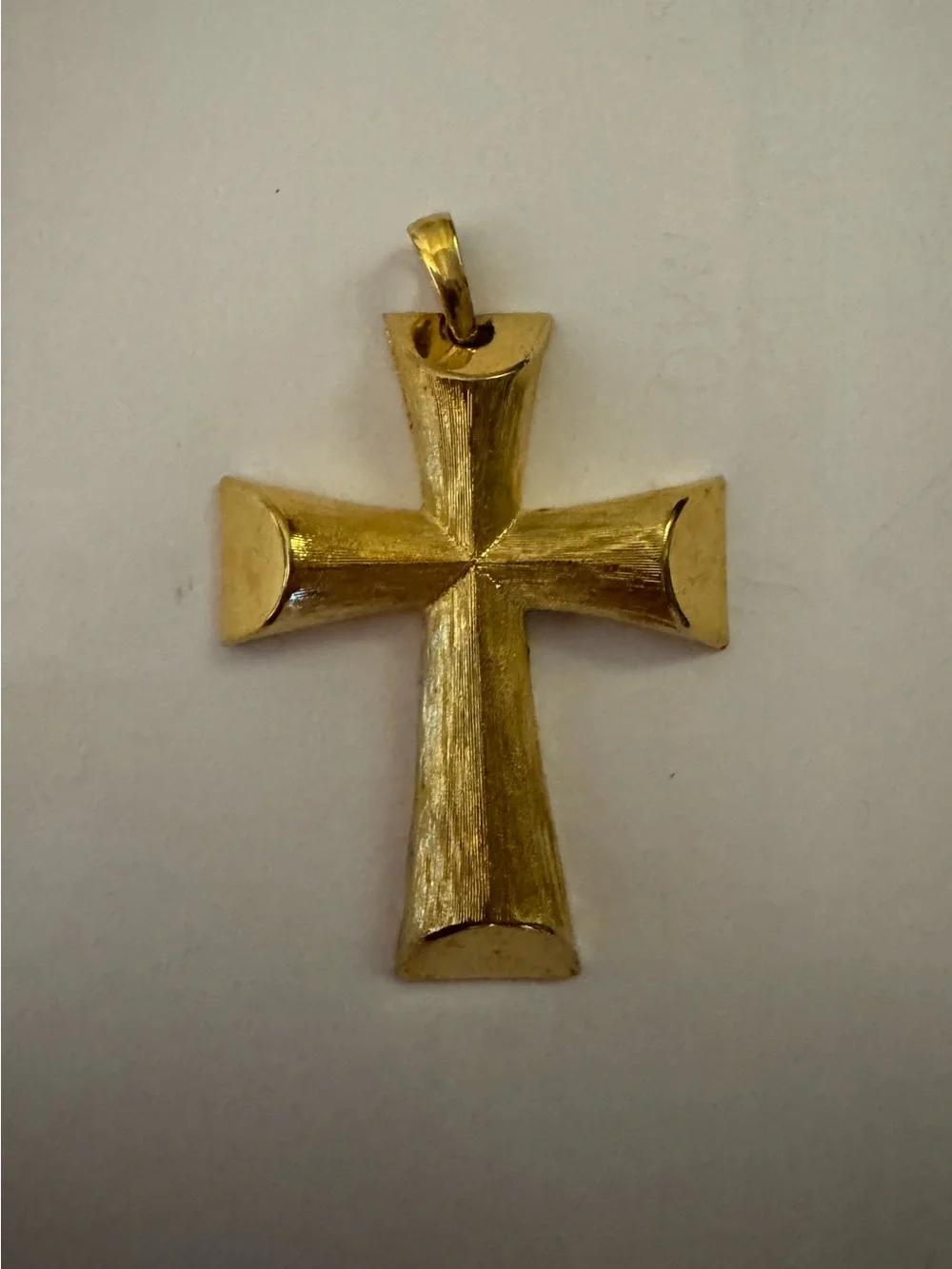 Vintage 1976 Avon Florentine gold-tone cross Pendant